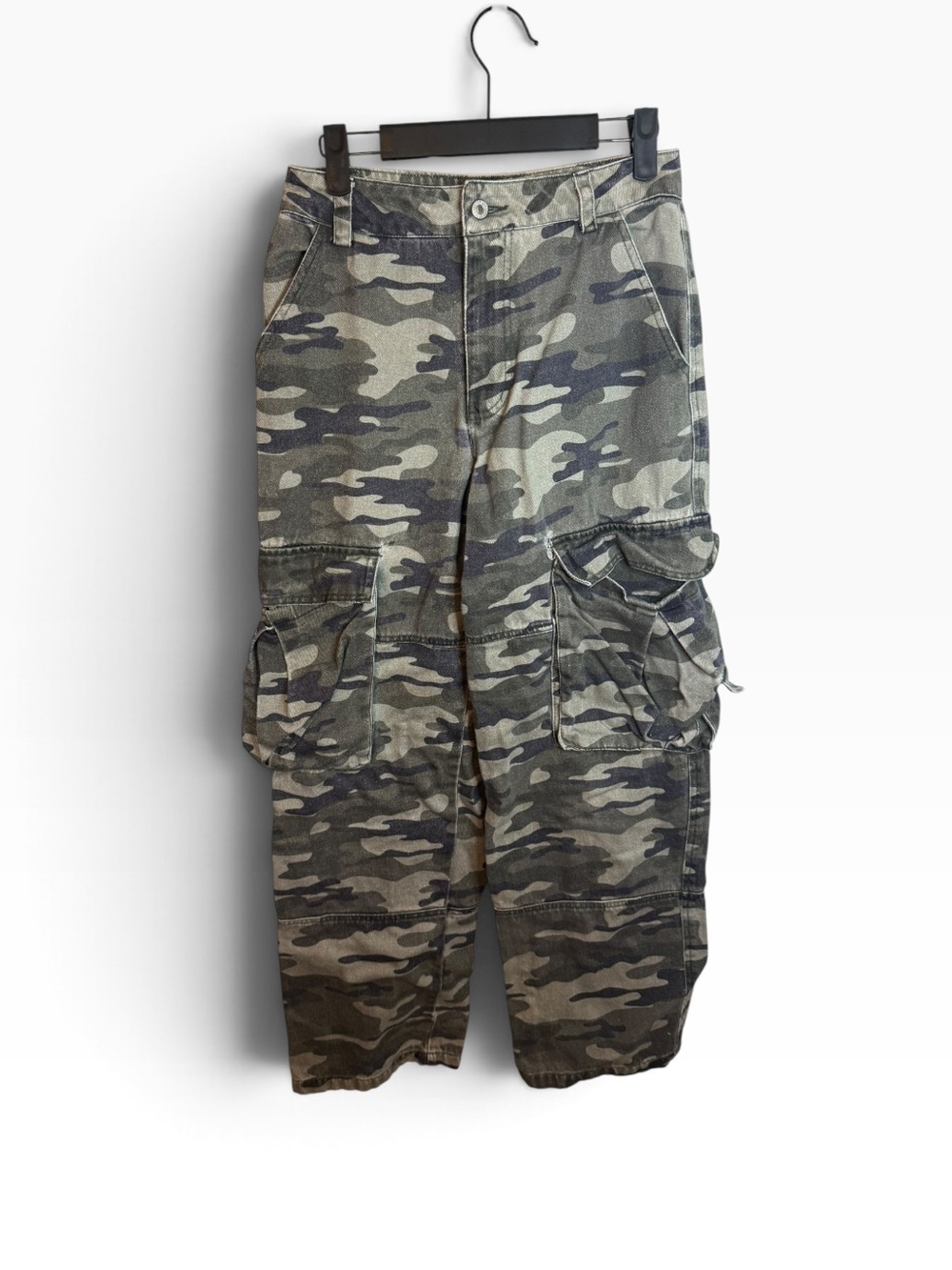 Forever 21 Baggy Distressed Camo Cargo Jeans